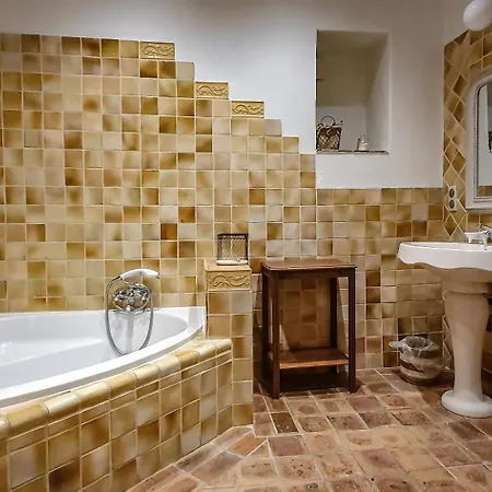 Penzion La Demeure Aubais