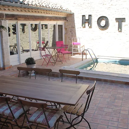 Penzion La Demeure Aubais