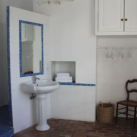 Penzion La Demeure Aubais