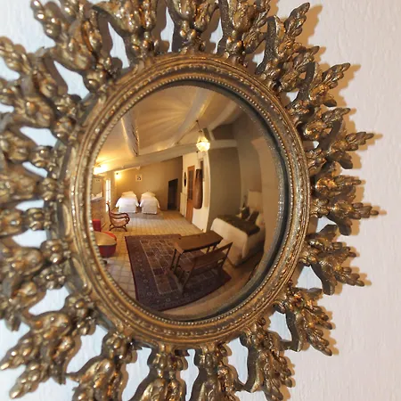 Penzion La Demeure Aubais